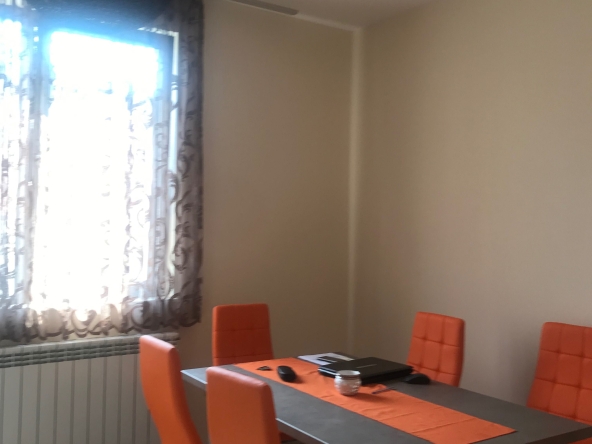 Дава се под наем Тристаен апартамент в ж.Зоопарк - 75 кв.м за 714 € - Снимка #1