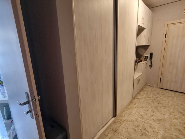 Дава се под наем Двустаен апартамент в Варна, Левски - 45 кв.м за 306 € - Снимка #1