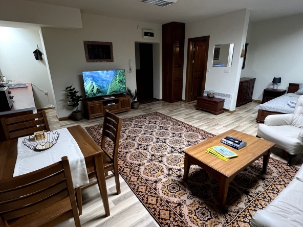 Дава се под наем Ателие в Разлог - 60 кв.м за 459 € - Снимка #1