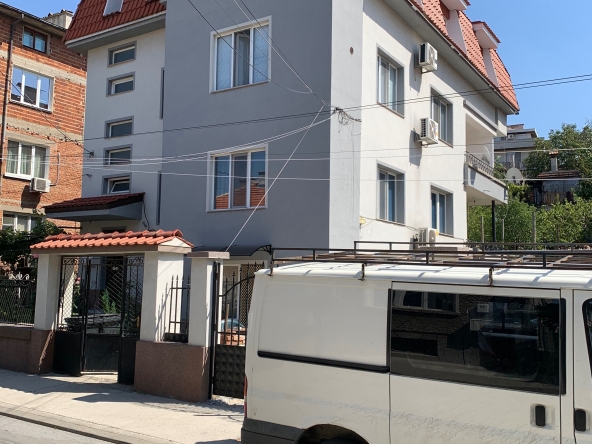 Дава се под наем Двустаен апартамент в Асеновград - 65 кв.м за 255 € - Снимка #1