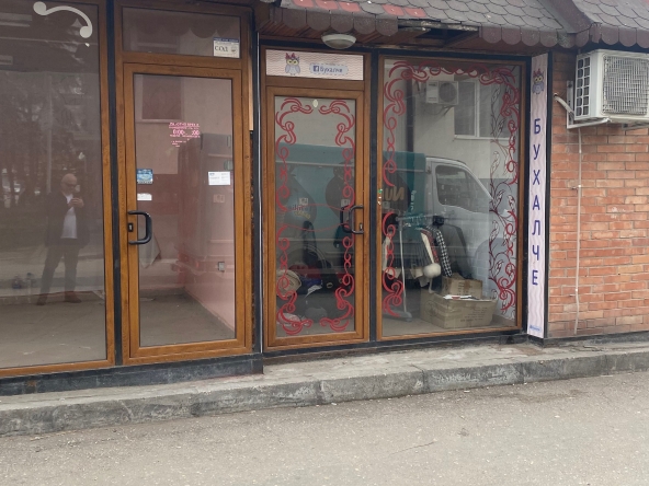 Дава се под наем Магазин в Варна, ВИНС - 9 кв.м за 153 € - Снимка #1