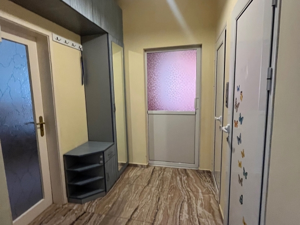 Дава се под наем Двустаен апартамент в Варна, Бриз - 64 кв.м за 433.5 € - Снимка #1