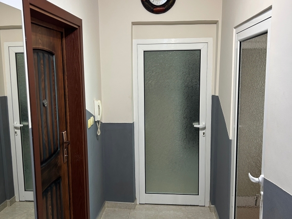 Дава се под наем Тристаен апартамент в Стара Загора, Железник - изток - 59 кв.м за 331.5 € - Снимка #1