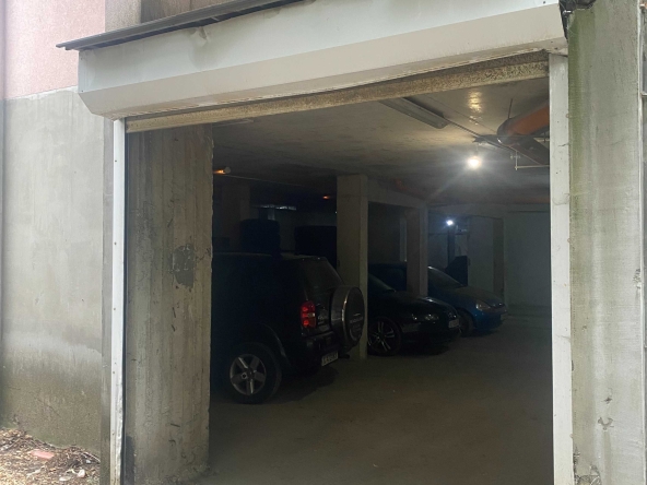 Дава се под наем Гараж / Паркомясто в София, Борово - 1 кв.м за 127.5 € - Снимка #1