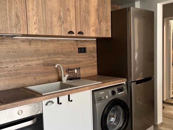 Дава се под наем Двустаен апартамент в Варна, Централна поща - 45 кв.м за 484.5 € - Снимка #1