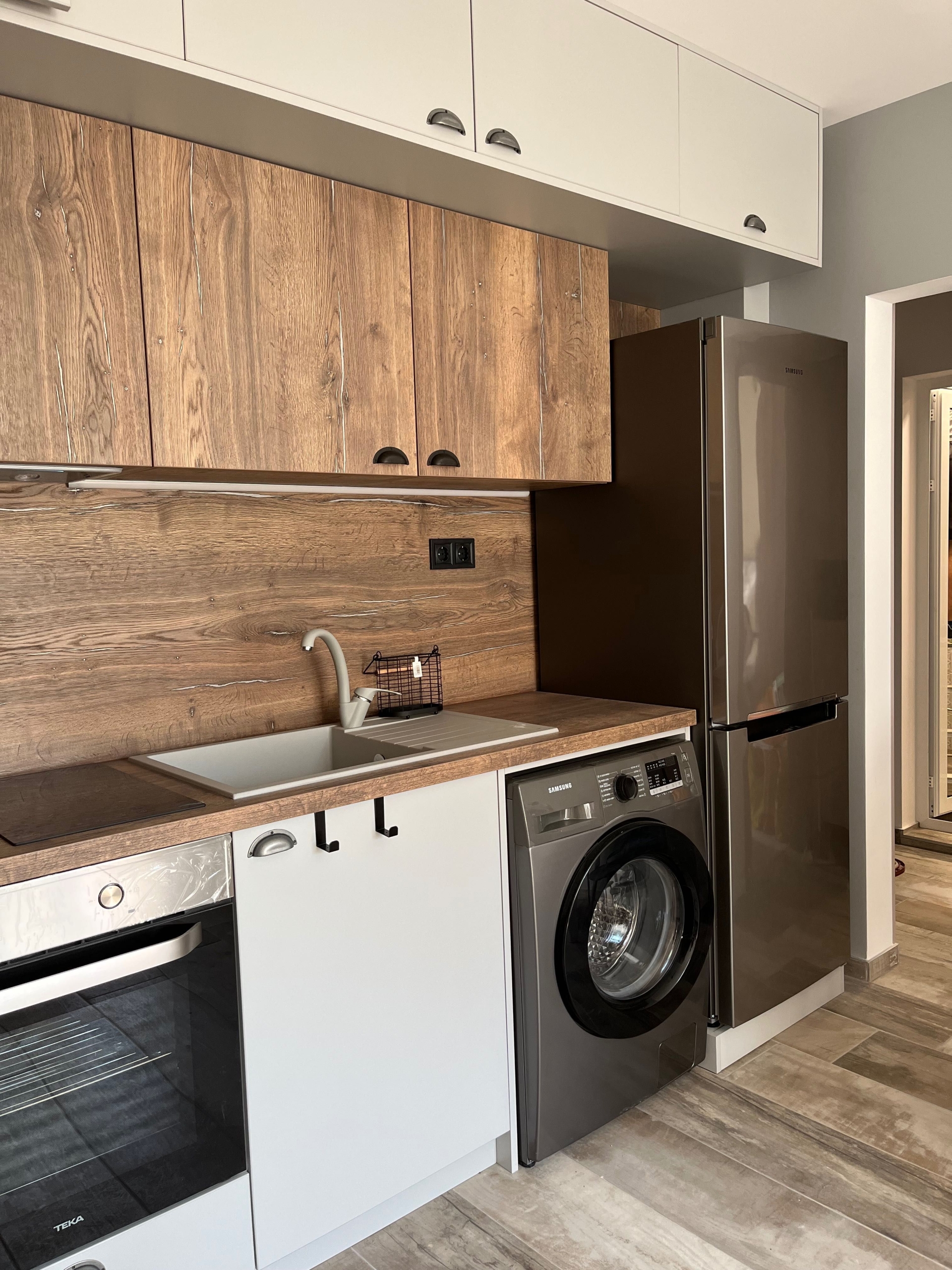 Дава се под наем Двустаен апартамент в Варна, Централна поща - 45 кв.м за 484.5 € - Снимка #1