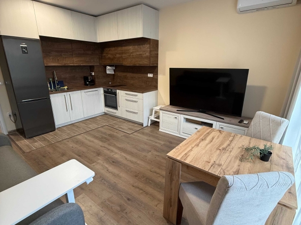 Дава се под наем Двустаен апартамент в Варна, м-т Пчелина - 54 кв.м за 612 € - Снимка #1