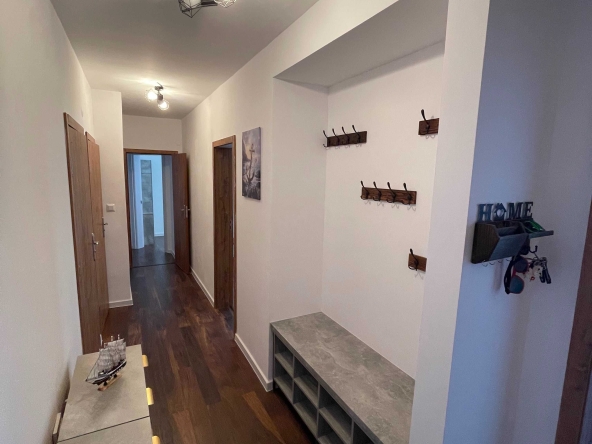 Дава се под наем Многостаен апартамент в Бургас, Сарафово - 180 кв.м за 1200 € - Снимка #1