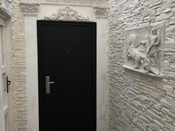 Дава се под наем Ателие в Варна, Общината - 23 кв.м за 219.3 € - Снимка #1