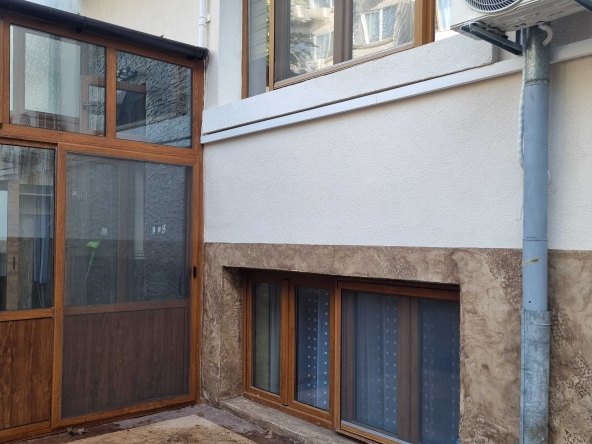 Четиристаен апартамент в Бургас, Център - 92 кв.м за 3805 €/кв.м - Снимка #1