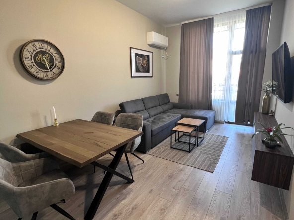 Дава се под наем Двустаен апартамент в Велинград - 55 кв.м за 79000 € - Снимка #1