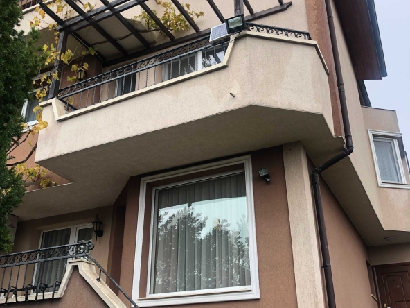 Къща в Варна, Виница - 185 кв.м за 6 €/кв.м - Снимка #1