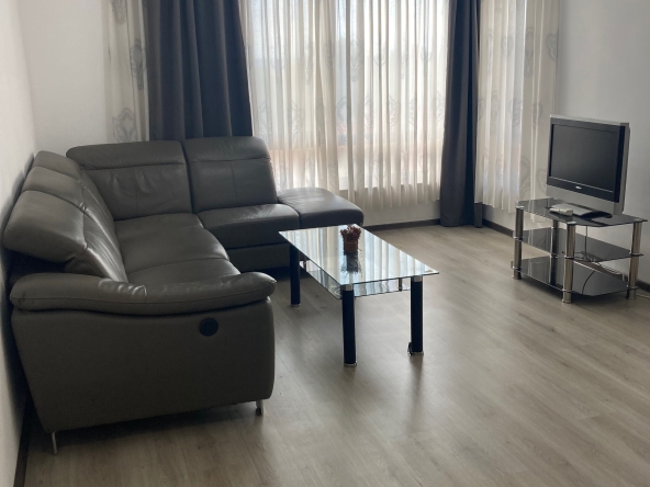 Дава се под наем Тристаен апартамент в Стара Загора, Била - 95 кв.м за 495 € - Снимка #1
