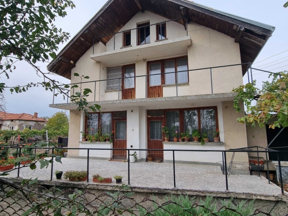 Къща в с. Ястребово, Област Стара Загора - 94 кв.м за 745 €/кв.м - Снимка #1