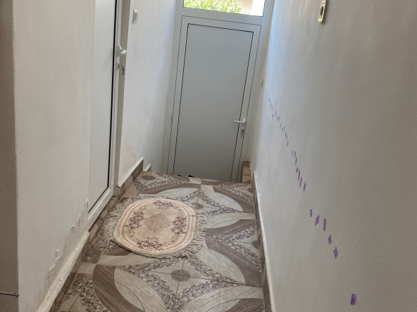 Дава се под наем Етаж от къща в Мездра - 80 кв.м за 306 € - Снимка #1