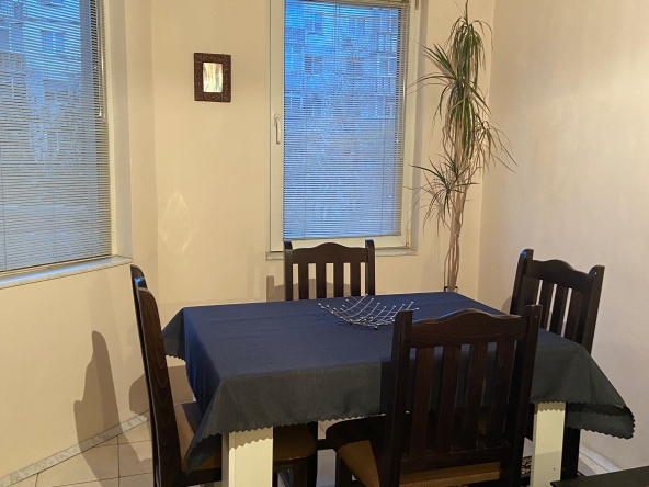 Дава се под наем Двустаен апартамент в Пловдив, Въстанически - 60 кв.м за 385 € - Снимка #1