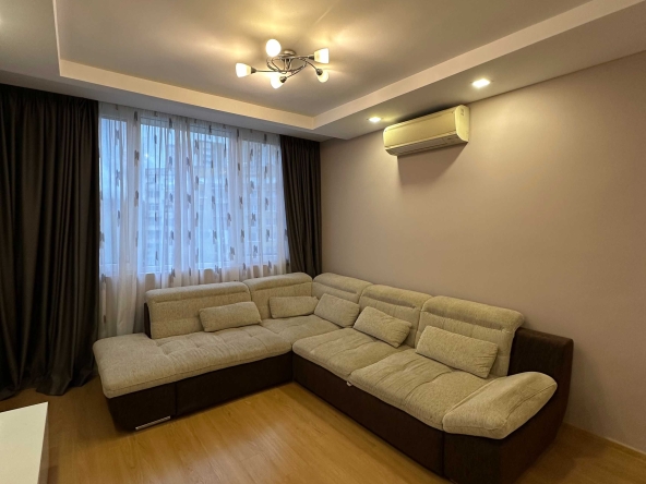 Дава се под наем Тристаен апартамент в София, Полигона - 64 кв.м за 599 € - Снимка #1