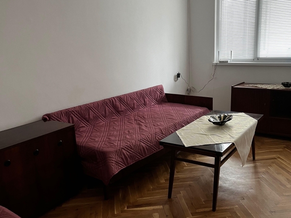 Дава се под наем Тристаен апартамент в Варна, Чаталджа - 60 кв.м за 383 € - Снимка #1