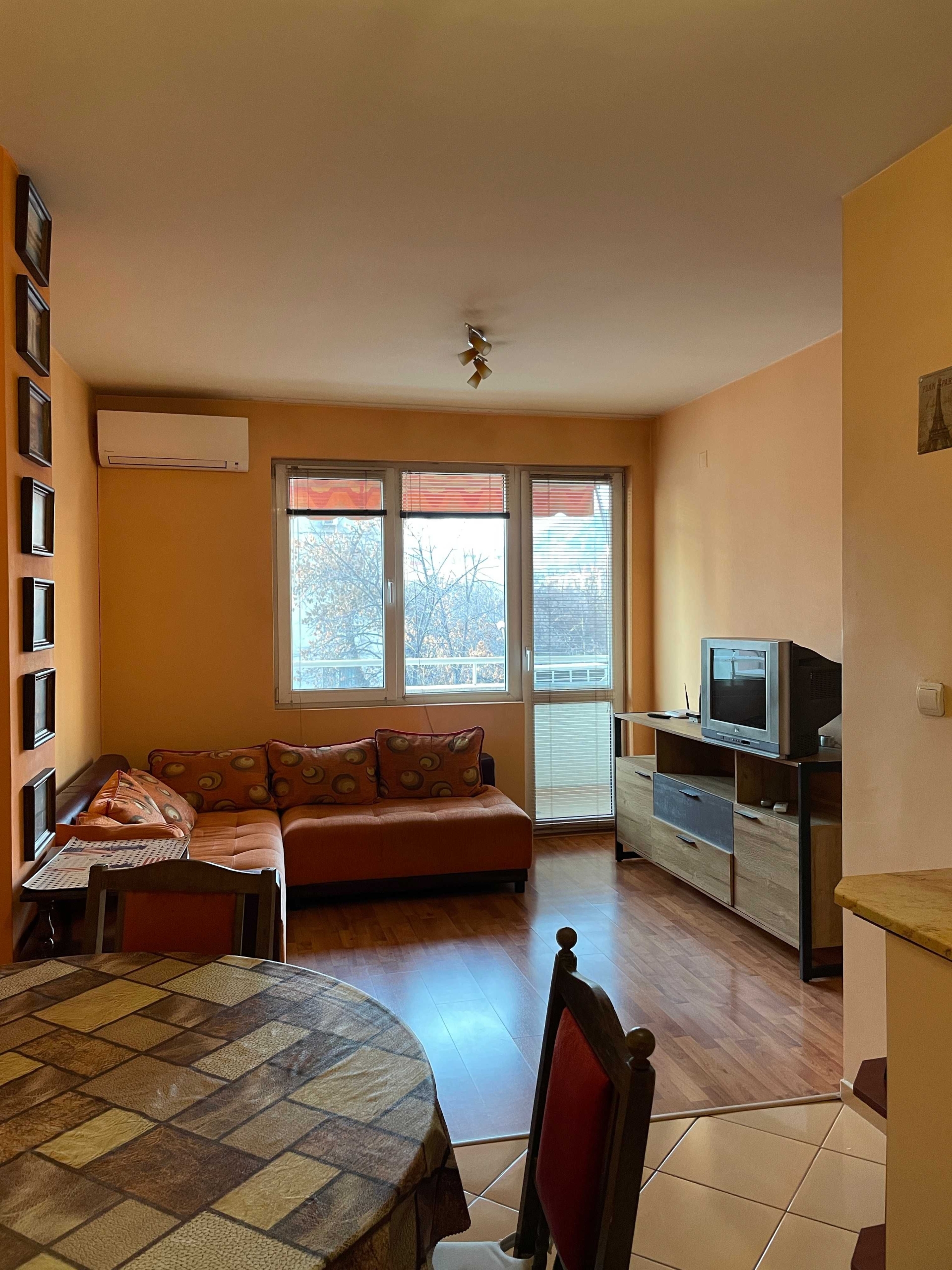 Дава се под наем Двустаен апартамент в Пловдив, Кючук Париж - 50 кв.м за 369.75 € - Снимка #1