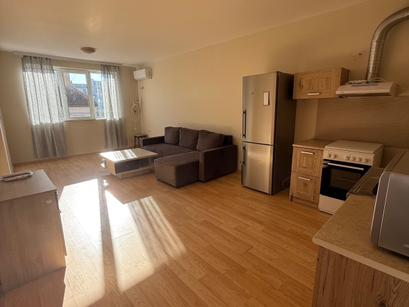 Дава се под наем Двустаен апартамент в Варна, Младост 1 - 70 кв.м за 433.5 € - Снимка #1