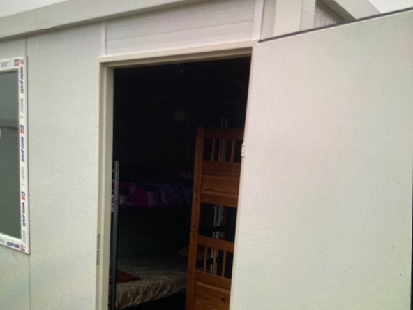 Дава се под наем  в Елин Пелин - 12 кв.м за 382.5 € - Снимка #1