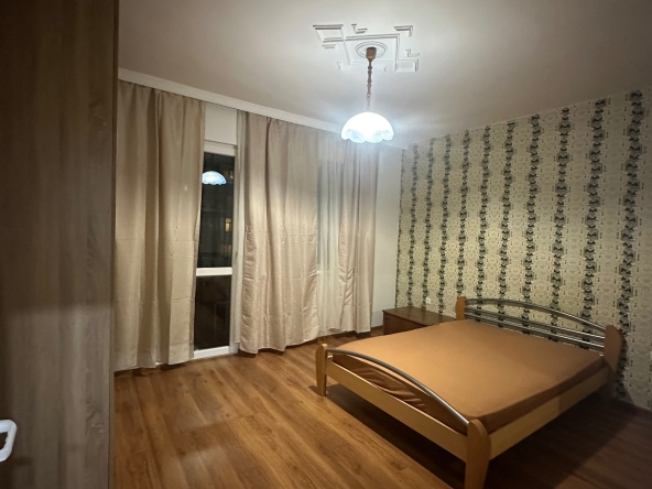 Дава се под наем Тристаен апартамент в Варна, Спортна зала - 100 кв.м за 510 € - Снимка #1