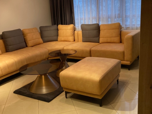 Дава се под наем Тристаен апартамент в Варна, Общината - 115 кв.м за 1196.97 € - Снимка #1