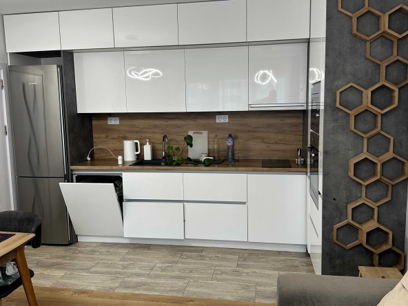 Дава се под наем Двустаен апартамент в Варна, Младост 1 - 69 кв.м за 612 € - Снимка #1