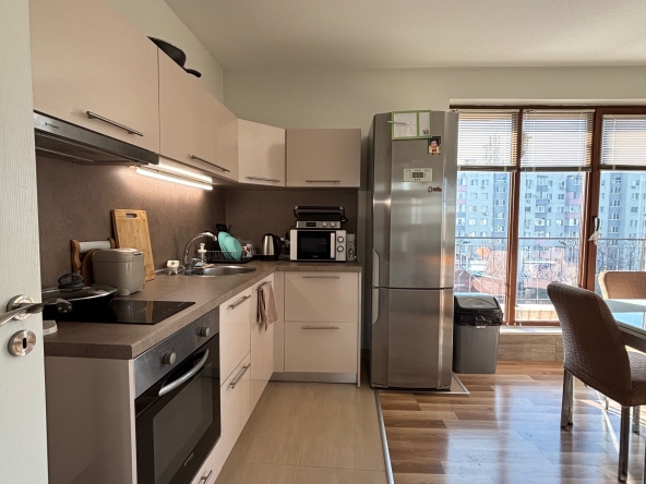 Дава се под наем Тристаен апартамент в Пловдив, Южен - 120 кв.м за 382.5 € - Снимка #1