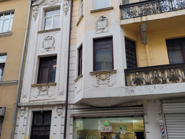 Четиристаен апартамент в София, Център - 100 кв.м за 1607 €/кв.м - Снимка #1