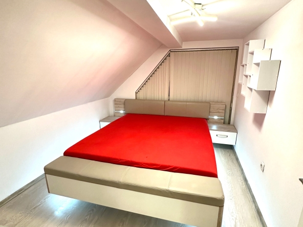 Дава се под наем Тристаен апартамент в Варна, Колхозен пазар - 80 кв.м за 510 € - Снимка #1