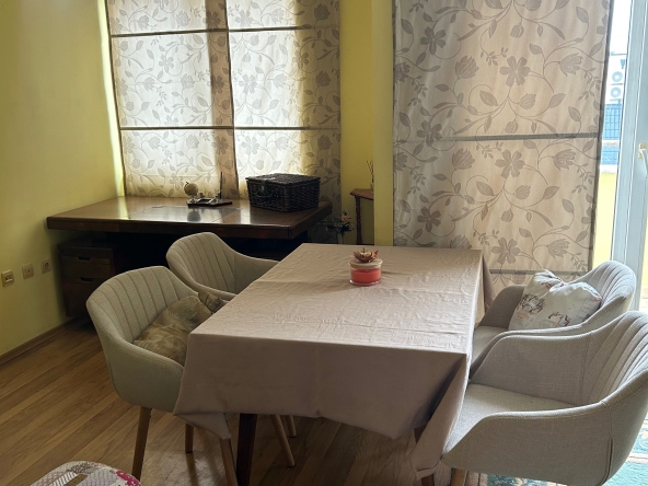 Дава се под наем Тристаен апартамент в Варна, Зимно кино Тракия - 90 кв.м за 578.34 € - Снимка #1