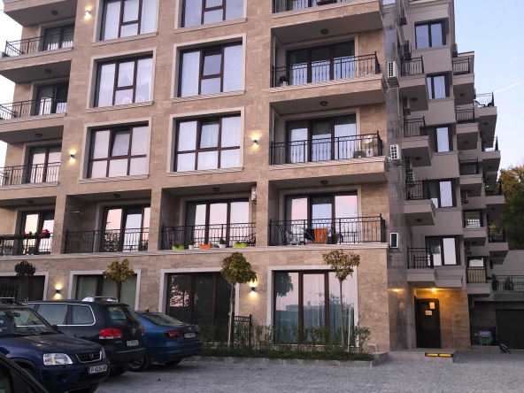 Дава се под наем Двустаен апартамент в Варна, Бриз - 68 кв.м за 816 € - Снимка #1