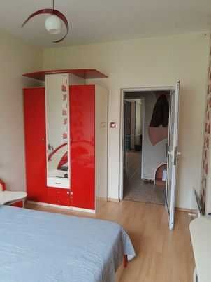 Дава се под наем Тристаен апартамент в София, Зона Б-19 - 100 кв.м за 800 € - Снимка #1