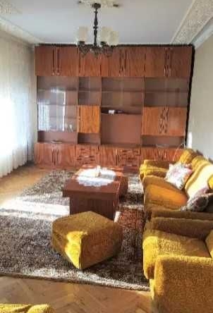 Дава се под наем Тристаен апартамент в Пловдив, Изгрев - 88 кв.м за 474.3 € - Снимка #1