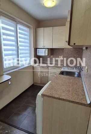Дава се под наем Тристаен апартамент в Варна, Трошево - 80 кв.м за 498.27 € - Снимка #1