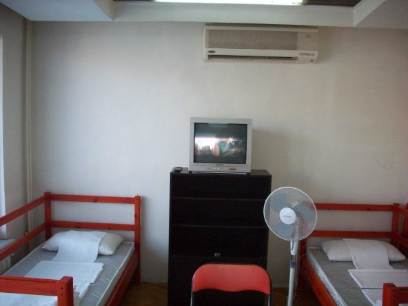 Дава се под наем  в Пловдив, Централна гара - 135 кв.м за 198.9 € - Снимка #1