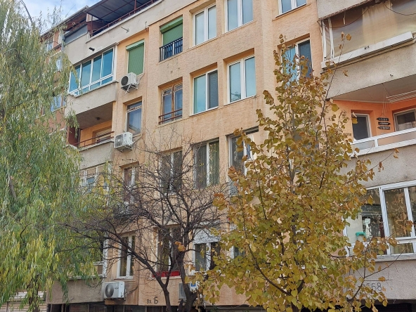 Дава се под наем Едностаен апартамент в София, Център - 42 кв.м за 357 € - Снимка #1