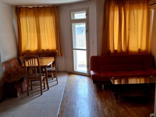 Дава се под наем Двустаен апартамент в Варна, Окръжна болница - 52 кв.м за 382.5 € - Снимка #1