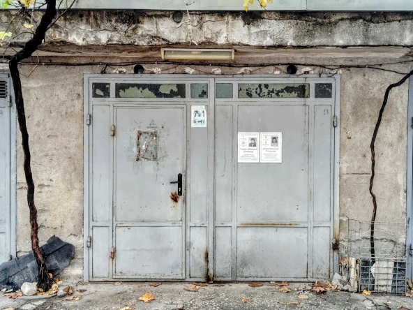 Гараж / Паркомясто в Хасково, Орфей - 18 кв.м за 1134 €/кв.м - Снимка #1