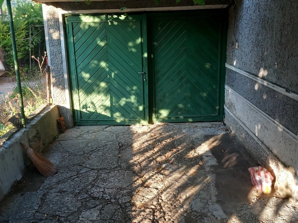 Дава се под наем Гараж / Паркомясто в Варна, Виница - 16 кв.м за 76.5 € - Снимка #1