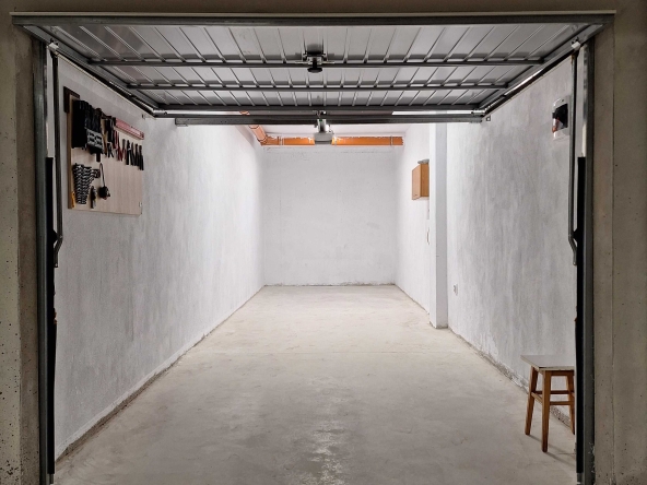 Дава се под наем Гараж / Паркомясто в София, Младост 2 - 30 кв.м за 219.3 € - Снимка #1