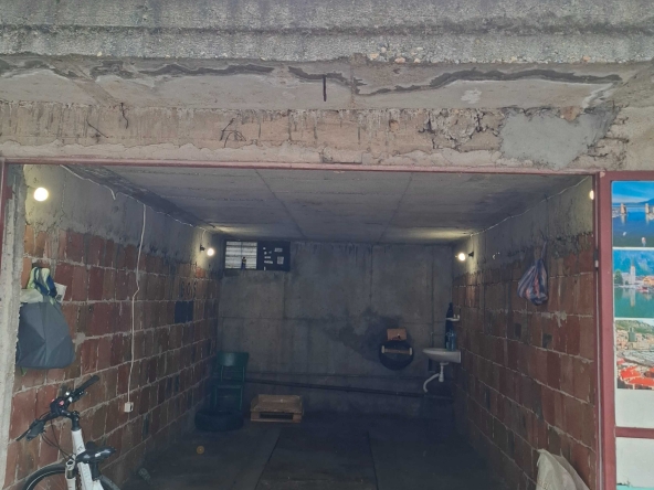 Гараж / Паркомясто в Силистра, Изток - 24 кв.м за 850 €/кв.м - Снимка #1