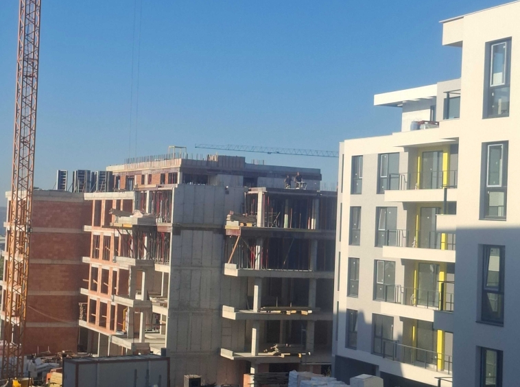 Двустаен апартамент в Варна, Център - 76 кв.м за 1507 €/кв.м - Снимка #1