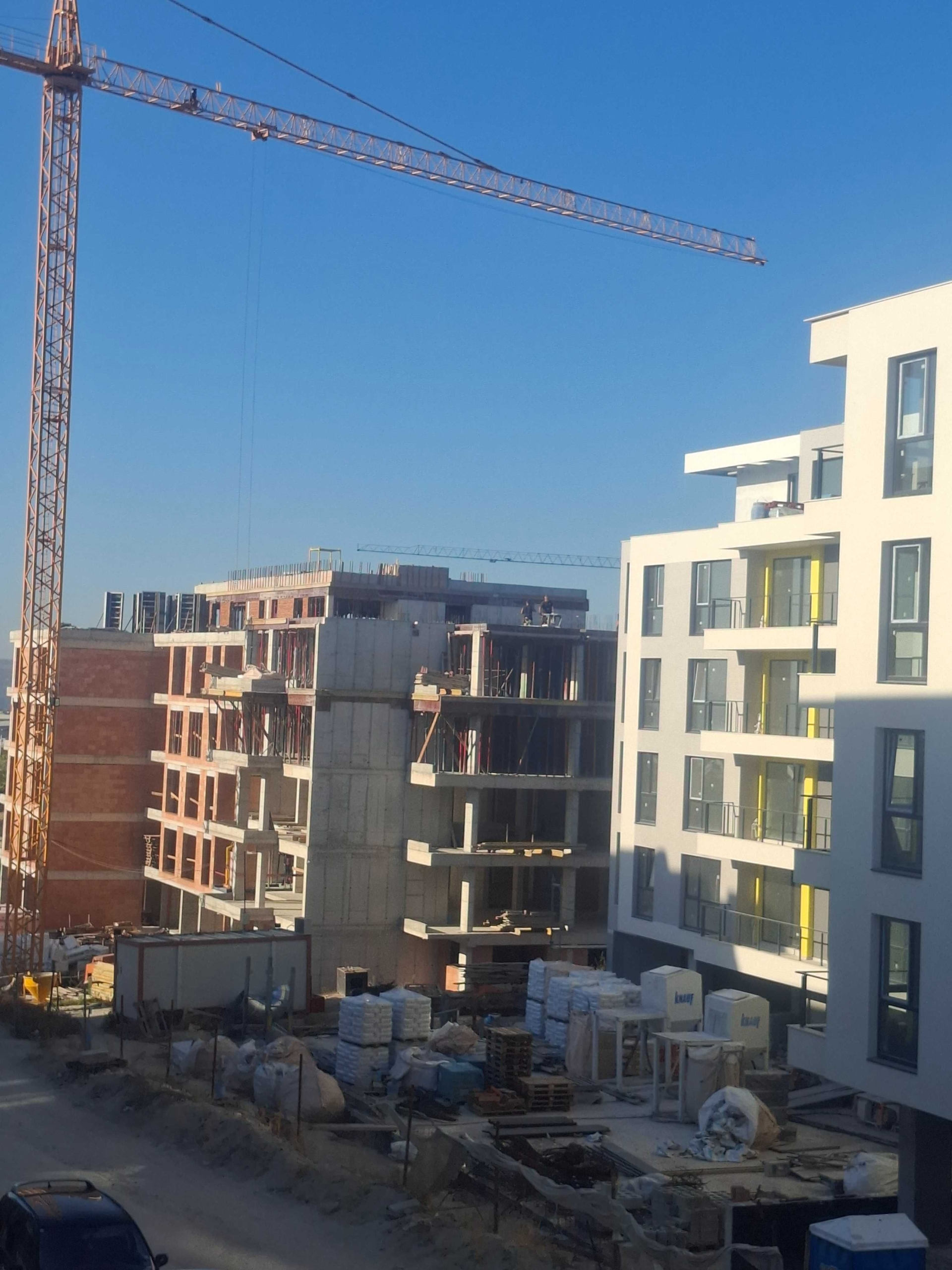 Двустаен апартамент в Варна, Център - 76 кв.м за 1507 €/кв.м - Снимка #1