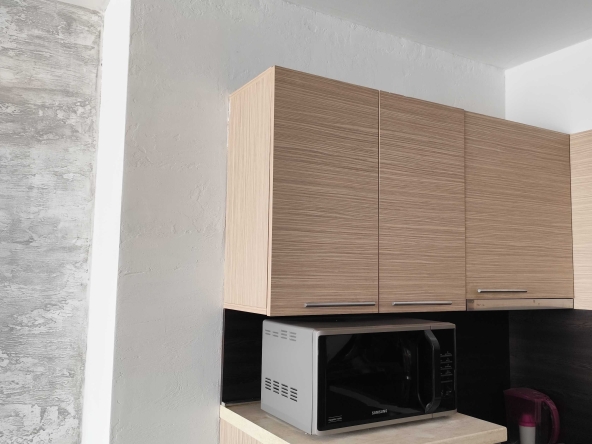 Дава се под наем Тристаен апартамент в София, Център - 85 кв.м за 765 € - Снимка #1