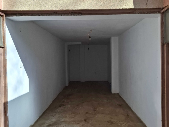 Дава се под наем Гараж / Паркомясто в Пловдив, Кючук Париж - 16 кв.м за 99.45 € - Снимка #1