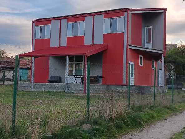 Дава се под наем Магазин в Павел баня - 130 кв.м за 328.95 € - Снимка #1