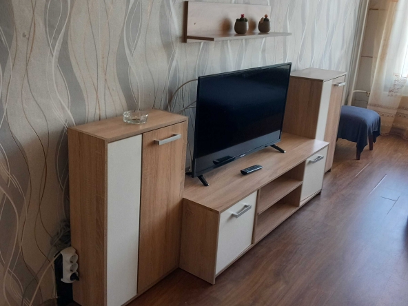 Дава се под наем Двустаен апартамент в Перник, Изток - 48 кв.м за 259.08 € - Снимка #1