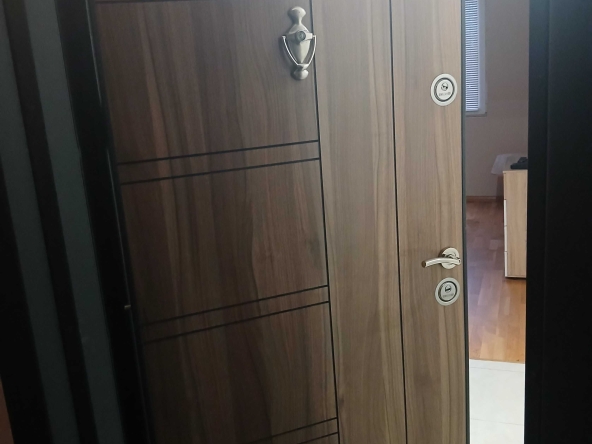 Дава се под наем Двустаен апартамент в Шумен, Добруджански - 60 кв.м за 248.88 € - Снимка #1